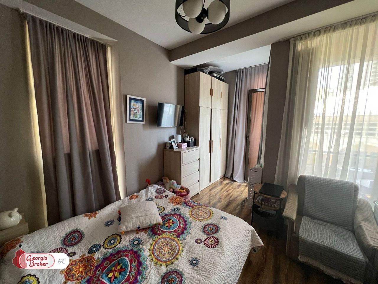 იყიდება ახალი გარემონტებული 4 ოთახიანი ბინა